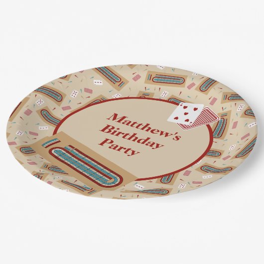 Cribbage Game Themed Personalisiertes Party Pappteller (Schrägansicht)