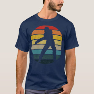 Cricket-Player-Silhouette auf einem angeschlagenen T-Shirt