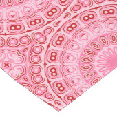 Crimson and Pink Mandala Pattern Mittelgroßer Tischläufer (Ecke)