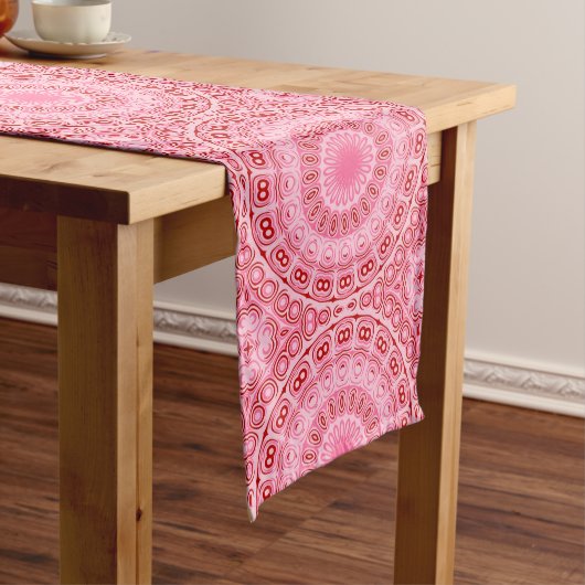 Crimson and Pink Mandala Pattern Mittelgroßer Tischläufer (Beispiel)