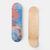 Crimson, Blush, Blau und Gold marmorierter Alkohol Skateboard (Vorderseite)