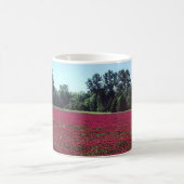 Crimson Clover Field Kaffeetasse (Mittel)