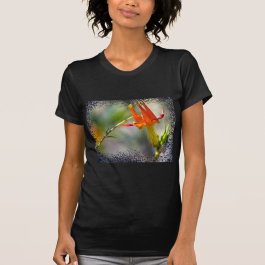 Crimson Columbine T-Shirt (Vorderseite)