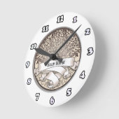 Crimson Family Tree Familienname Runde Wanduhr (Winkel)