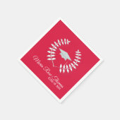 Crimson Grad Cap & Blätter Paper Napkins Serviette (Ecke)
