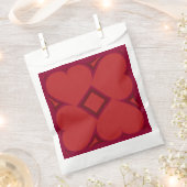 Crimson Hearts und Diamond Pattern Geschenktütchen (Ausgeschnitten)