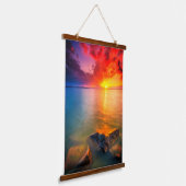 Crimson Horizon Over Gentle Waters Wandteppich Mit Holzrahmen (Gewinkelt)