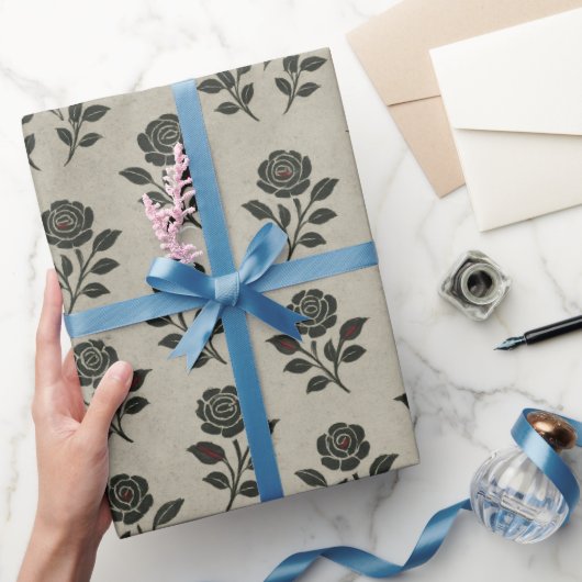 Crimson Nocturne Bloom Viktorianisch Geschenkpapier (Schenken)