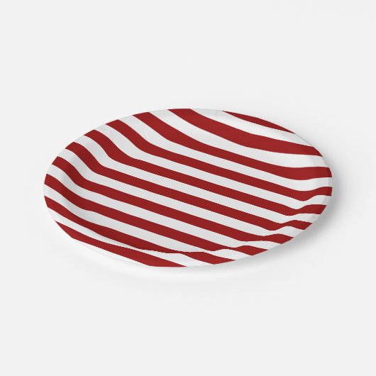 Crimson Red und White Stripes Pappteller (Schrägansicht)