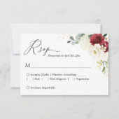 Crimson Red White Floral Gold Confetti Wedding RSVP Karte (Vorderseite)