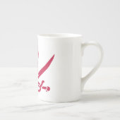 Crimson Skull & Schwerter Pirate Fahne von Calico  Porzellantasse (Rechts)