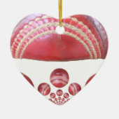 Crimson Spin - Ein wunderschöner Red Cricket Ball Keramikornament (Vorne)