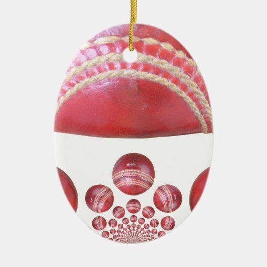 Crimson Spin - Ein wunderschöner Red Cricket Ball Keramikornament (Vorne)