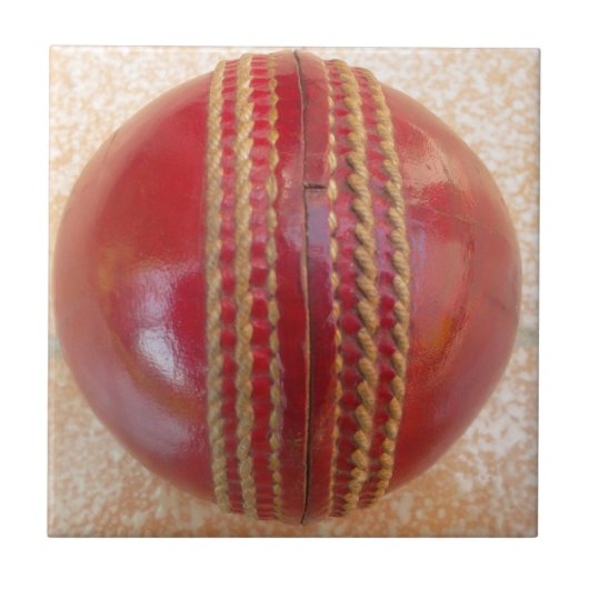Crimson Stitch Focus: Nahes Up of Cricket's Heart Fliese (Vorderseite)