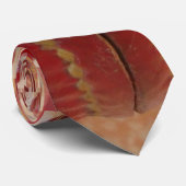 Crimson Stitch Focus: Nahes Up of Cricket's Heart Krawatte (Gerollt)