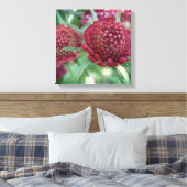 Crimson Wild Blume Canvas Print Leinwanddruck (Insitu (Schlafzimmer))