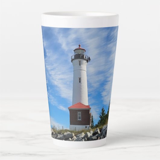 Crisp Point Lighthouse Milchtasse (Vorderseite)