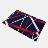 Criss quere rote und weiße Streifen auf einem Fußmatte (Schrägansicht)