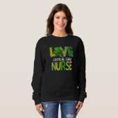 Critical Care Krankenpflege St Patricks Day Liebe Sweatshirt (Vorne ganz)