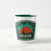 Croatan National Forest Camping Zweifarbige Tasse (Mittel)