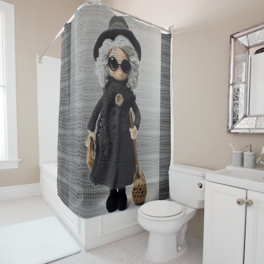 Crochet Lady schwarzes Kleid und Hut braune Tasche Duschvorhang (Beispiel)