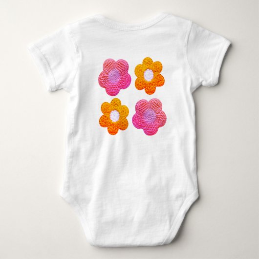 Crochet-Style Flowers – Soft & Adorable Design Baby Strampler (Rückseite)