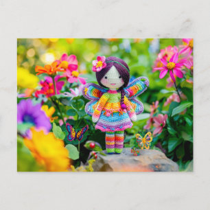 Crocheted Summer Fairy in Blume Bed mit Zinnias Feiertagspostkarte