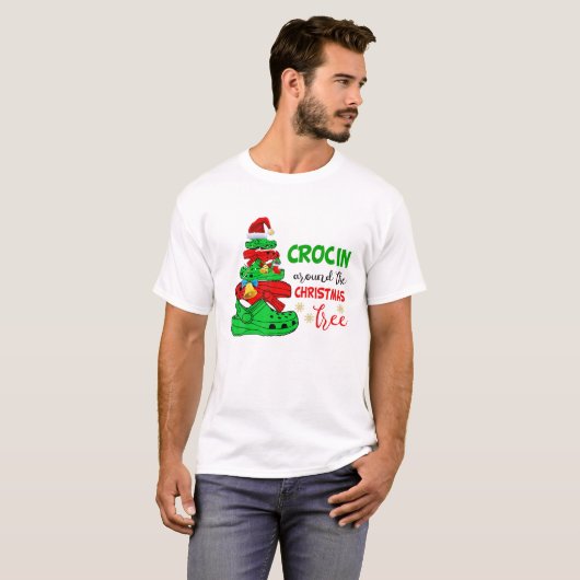 Crocin um den Weihnachtsbaum mit Schneeflocken X T-Shirt (Vorne ganz)