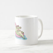 Crocodile Chilling am Flamingo Pool Float Kaffeetasse (VorderseiteRechts)