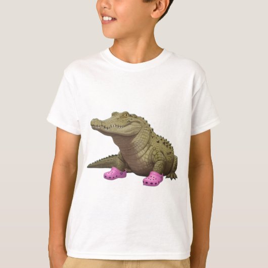 Crocodile wearing croc shoes  T-Shirt (Vorderseite)