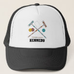 Croquet Set, Lawn Games Graphic Personalisiert Truckerkappe<br><div class="desc">Behalt die Sonne aus deinen Augen,  wenn du das nächste Mal mit diesem personalisierten Hut Kroketten spielst. Es zeigt Abbildungen von Kroketten-Set-Stück wie Kroketten und Kugeln mit einem Punkt,  um einen Namen oder anderen Text in fett schwarzen Buchstaben unter der Grafik hinzufügen.</div>