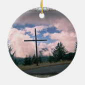 "Cross and Mountain Retreat"-Kette oder Keramik Ornament (Hinten)