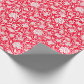 Cross Stitch Look Red White Floral Design Geschenkpapier (Ecke)