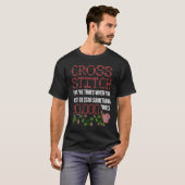 Cross-Stitch-Sprichwort Kreuzstitchers Crocheter S T-Shirt (Vorne ganz)