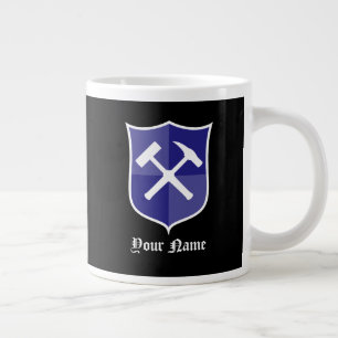 Crossed Rock Hammer Shield - Personalisiert Jumbo-Tasse
