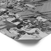 Crowd on Beach Poster (Ecke)