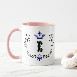 Crown Wreath Monogram 'E' Tasse