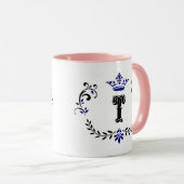 Crown Wreath Monogram 'T' Tasse (VorderseiteRechts)