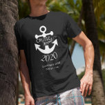 Cruise Squad Custom Family Group Geburtstag T-Shirt<br><div class="desc">Dieses Design wurde mit digitaler Kunst erstellt. Sie können den Stil dieses Shirts ändern, indem Sie Mehr > unter der Option Stil auswählen. Es kann personalisiert werden, indem Sie auf die Schaltfläche Anpassen klicken und die Farbe ändern, einen Namen, Initialen oder Ihre Lieblingswörter hinzufügen. Kontaktieren Sie mich unter colorflowcreations@gmail.com ,...</div>