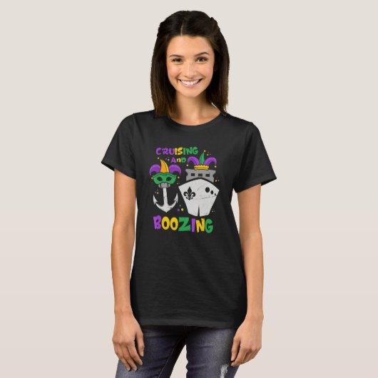 Cruising And Boozing Mardi Gras Cruise 2023 Outfit T-Shirt (Vorne ganz)