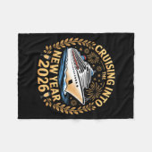 Cruising Into 2026 New Years Eve Party Favors Fami Fleecedecke (Vorderseite (Horizontal))