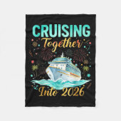 Cruising Together Into 2026 Matching Cruise Celebr Fleecedecke (Vorderseite)
