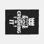 Crushing It Nutcracker Funny Retro Christmas Festi Fleecedecke (Vorderseite (Horizontal))