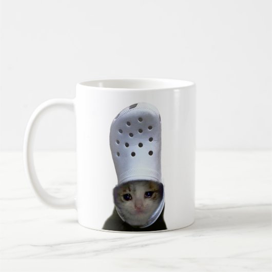 Cry Cat Croc Hat Meme Tasse doppelseitig (Links)