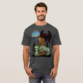 Cryptid Big Foot Alien Mothman UFO Chupacabra T-Shirt (Vorne ganz)