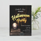 Crystal Ball Glow Fortune Teller Halloween-Party Einladung (Stehend Vorderseite)