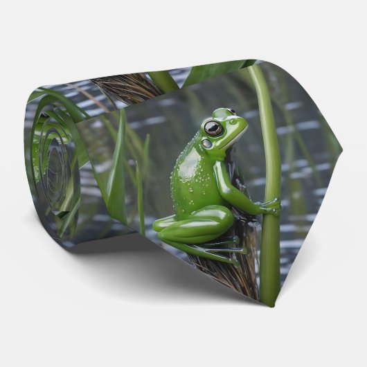 "Crystal Clarity: Green Glass Frog on River Reeds" Krawatte (Gerollt)