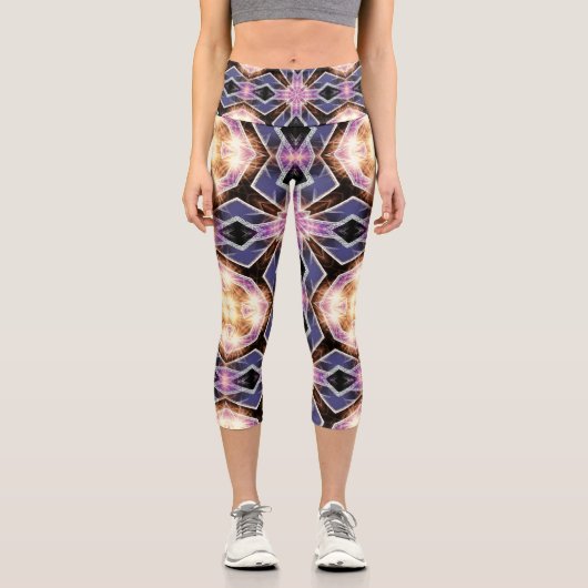 Crystal Goddess Lila Geometrie Glow Capri Leggings (Vorderseite)
