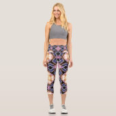 Crystal Goddess Lila Geometrie Glow Capri Leggings (Vorderseite)