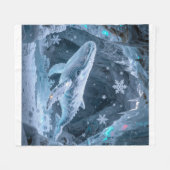 Crystal Ice Whale in Enchanted Frozen Cavern Fleecedecke (Vorderseite (Horizontal))